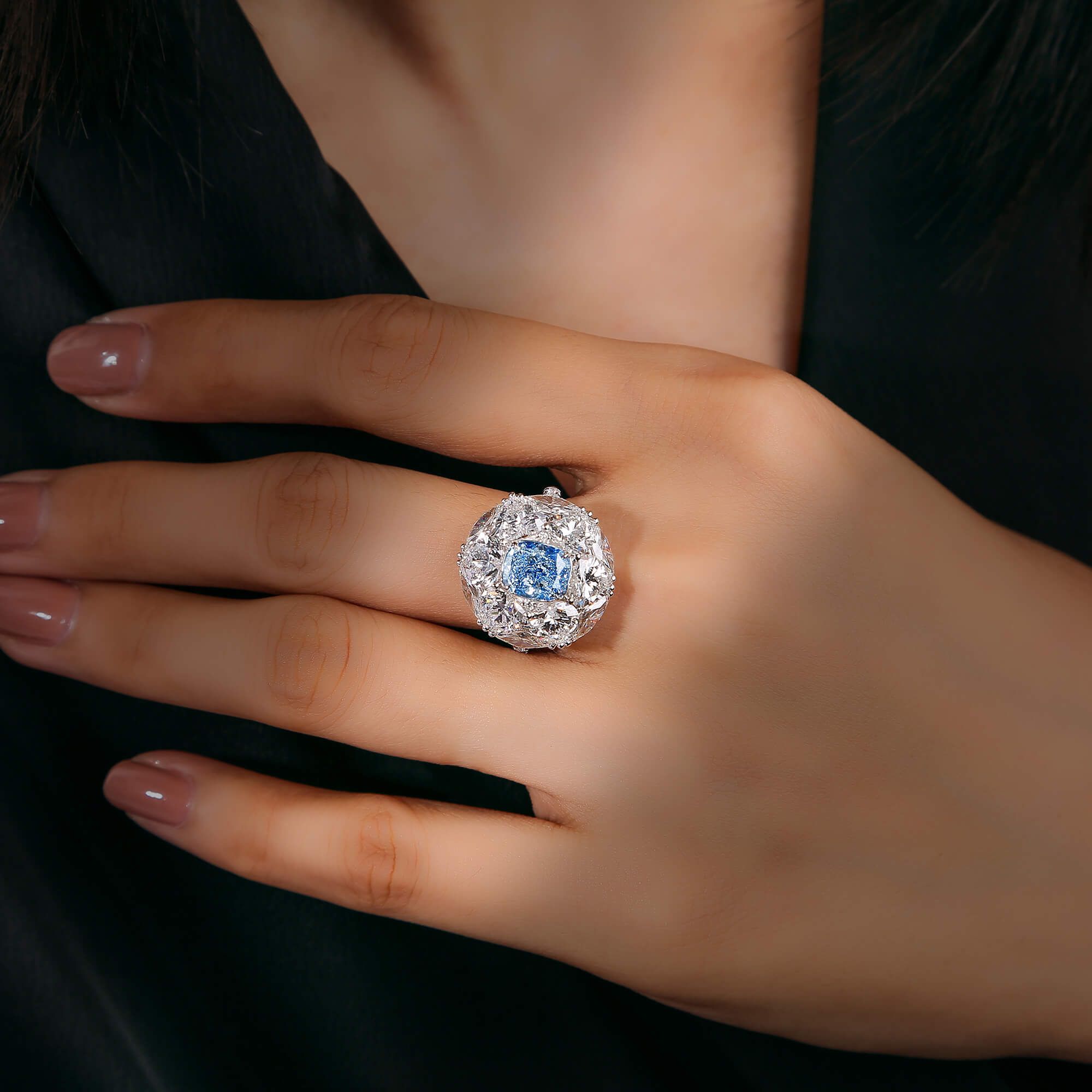 浅 Blue 钻石 戒指, 2.03 重量 (8.75 克拉 总重), 枕型 形状, GIA 认证, 6365454683