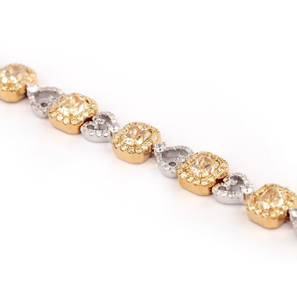 Fancy Light Yellow Diamond Bracelet, 8.89 Ct. (11.68 Ct. TW), Radiant shape, EG_Lab Certified, J5826070028