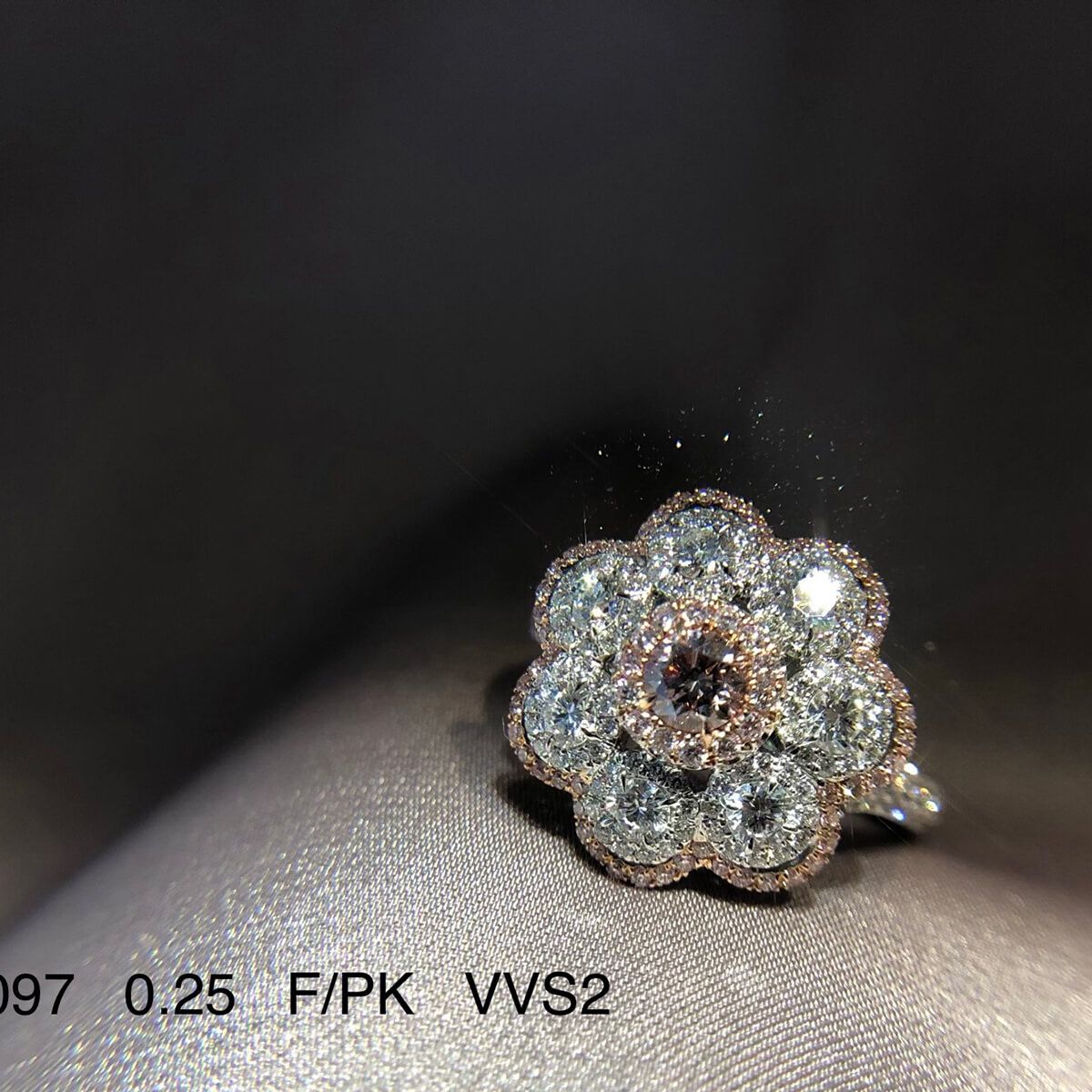 Fancy Pink Diamond Ring, 0.25 Ct. (1.39 Ct. TW), Round shape, GIA Certified, 5171927907
