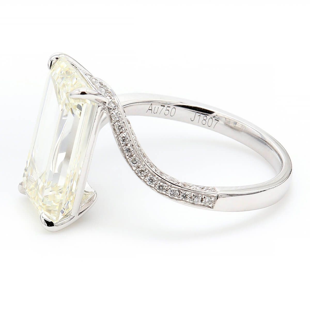  White Diamond Ring, 5.21 Ct. (5.47 Ct. TW), Emerald shape, GIA Certified, 5192136263