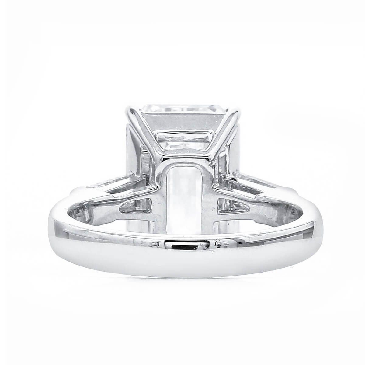  White Diamond Ring, 0.64 Carat, Emerald shape, GIA Certified, 6193092950