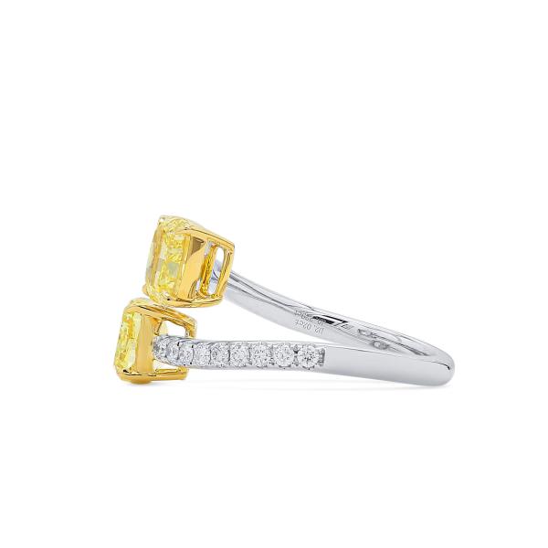  黄色 钻石 戒指, 2.02 重量 (2.25 克拉 总重), 枕型 形状, GIA 认证, JCRF05524653