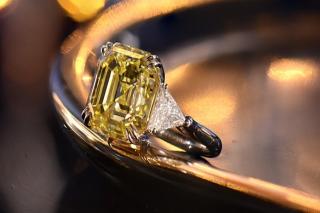 Sunny, Uplifting and Stunning - The Rise of the Yellow Diamond