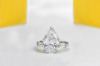 Bezel Setting Vs. Prong Setting: Which Should You Choose For Your Diamond Engagement Ring ?